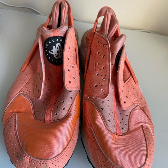 Women’s Huarache - Picture 2 of 5